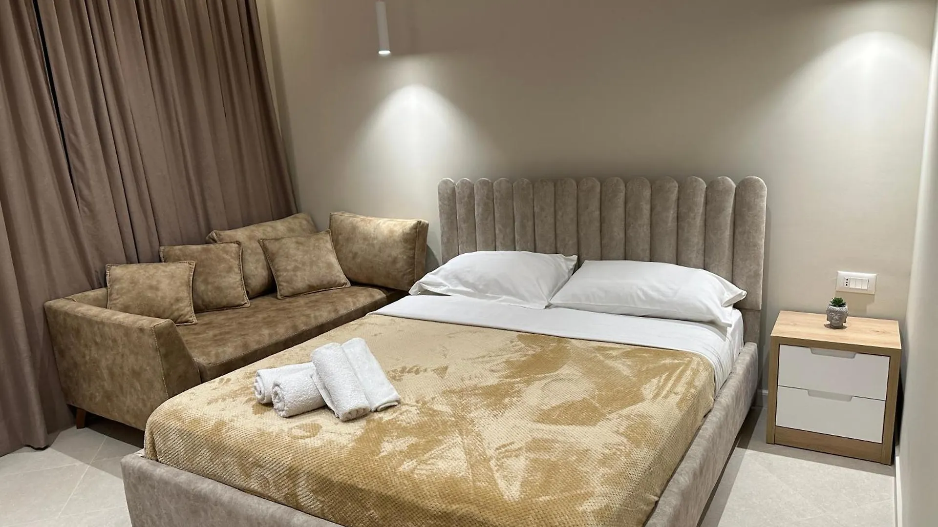 Beachfront Apartment With Balcony Vlore