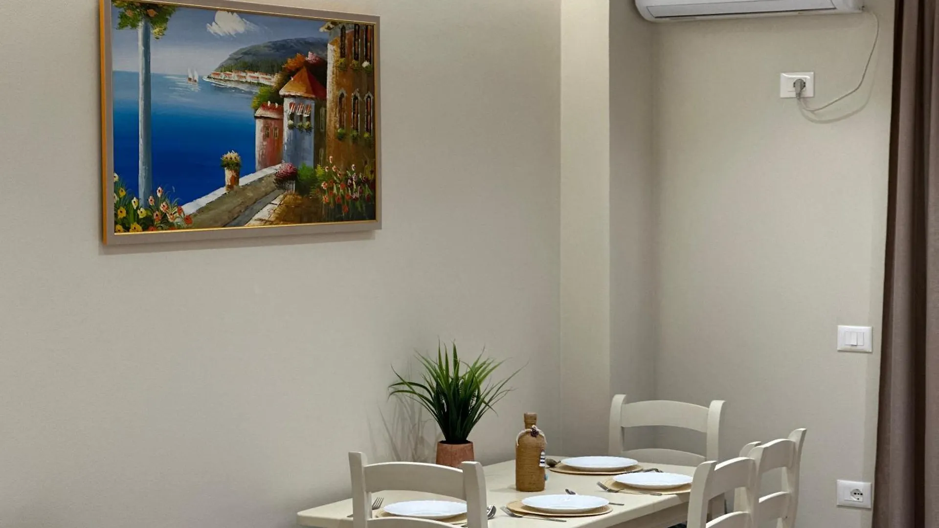 Beachfront Apartment With Balcony Vlorë